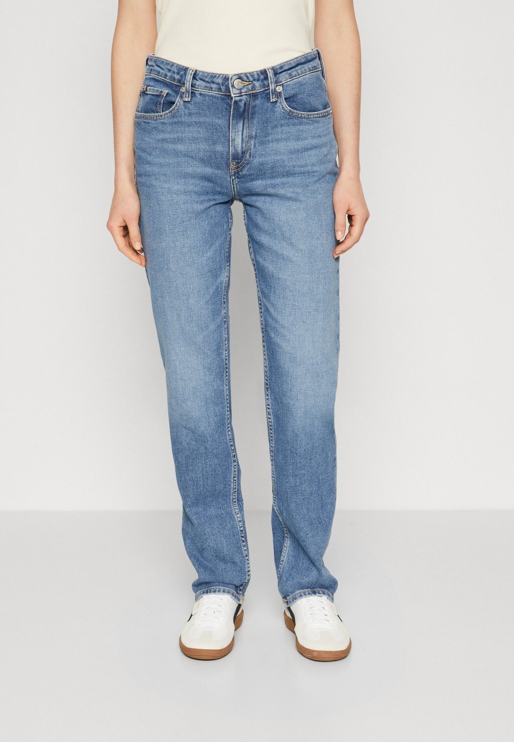 

Джинсы прямого кроя CLASSIC Tommy Hilfiger, синий деним