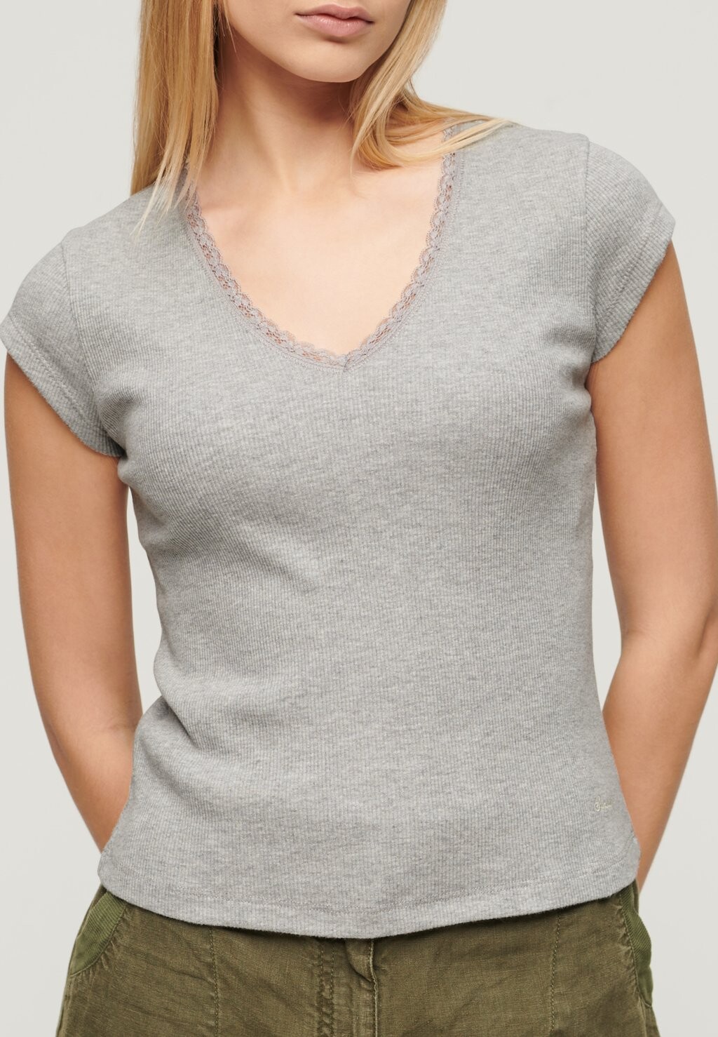 

Футболка с принтом ESSENTIAL TRIM V-NECK Superdry, цвет grey marl