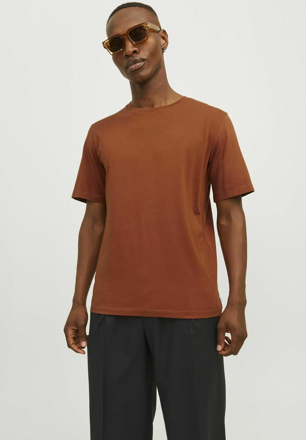 

Простая футболка TEE O-NECK NOOS Jack & Jones, цвет Mocha Bisque