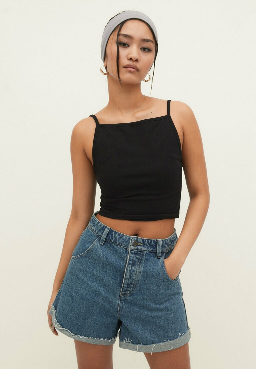 

Джинсовые шорты Stradivarius, синий