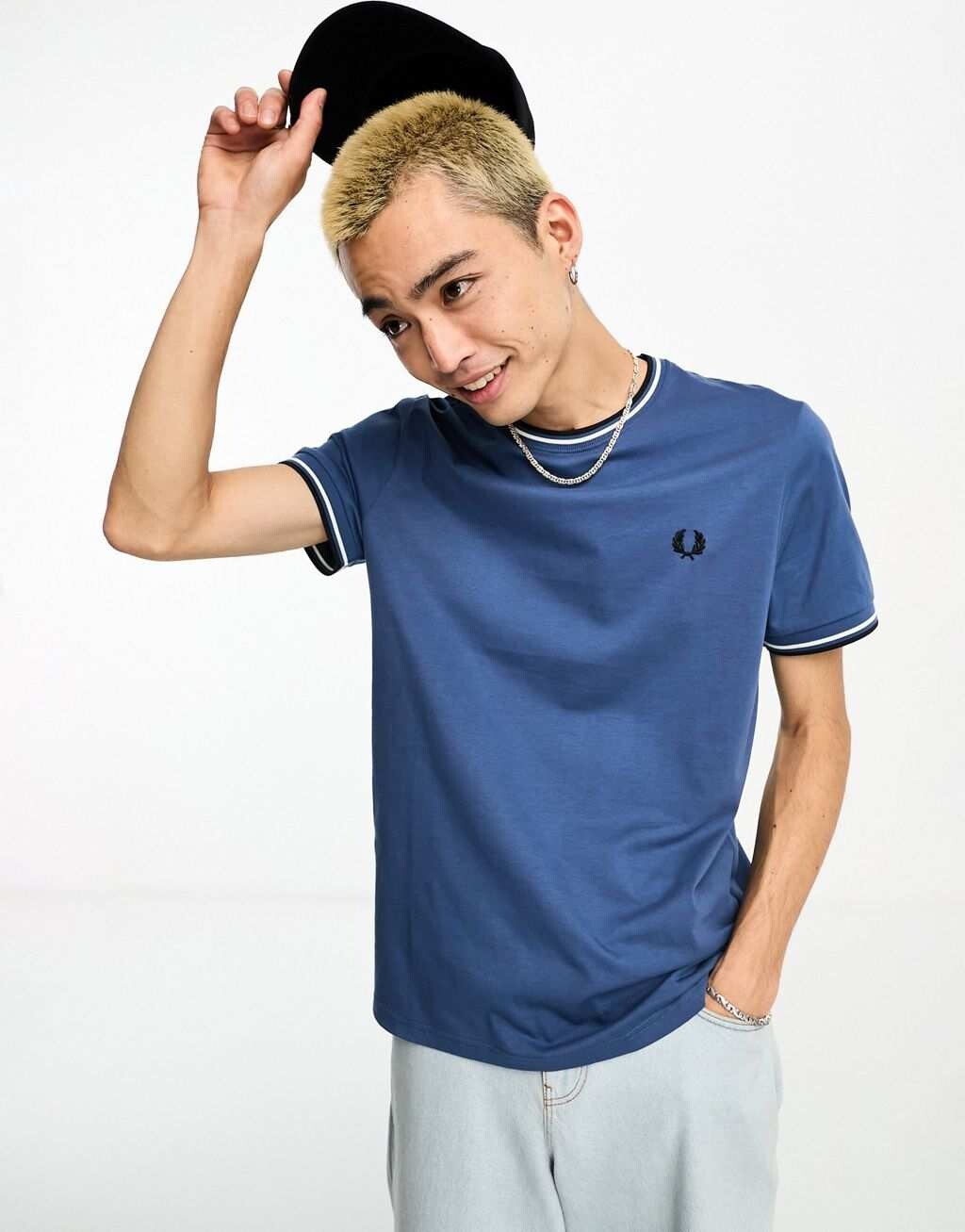 

Темно-синяя футболка с двойным окантовкой Fred Perry