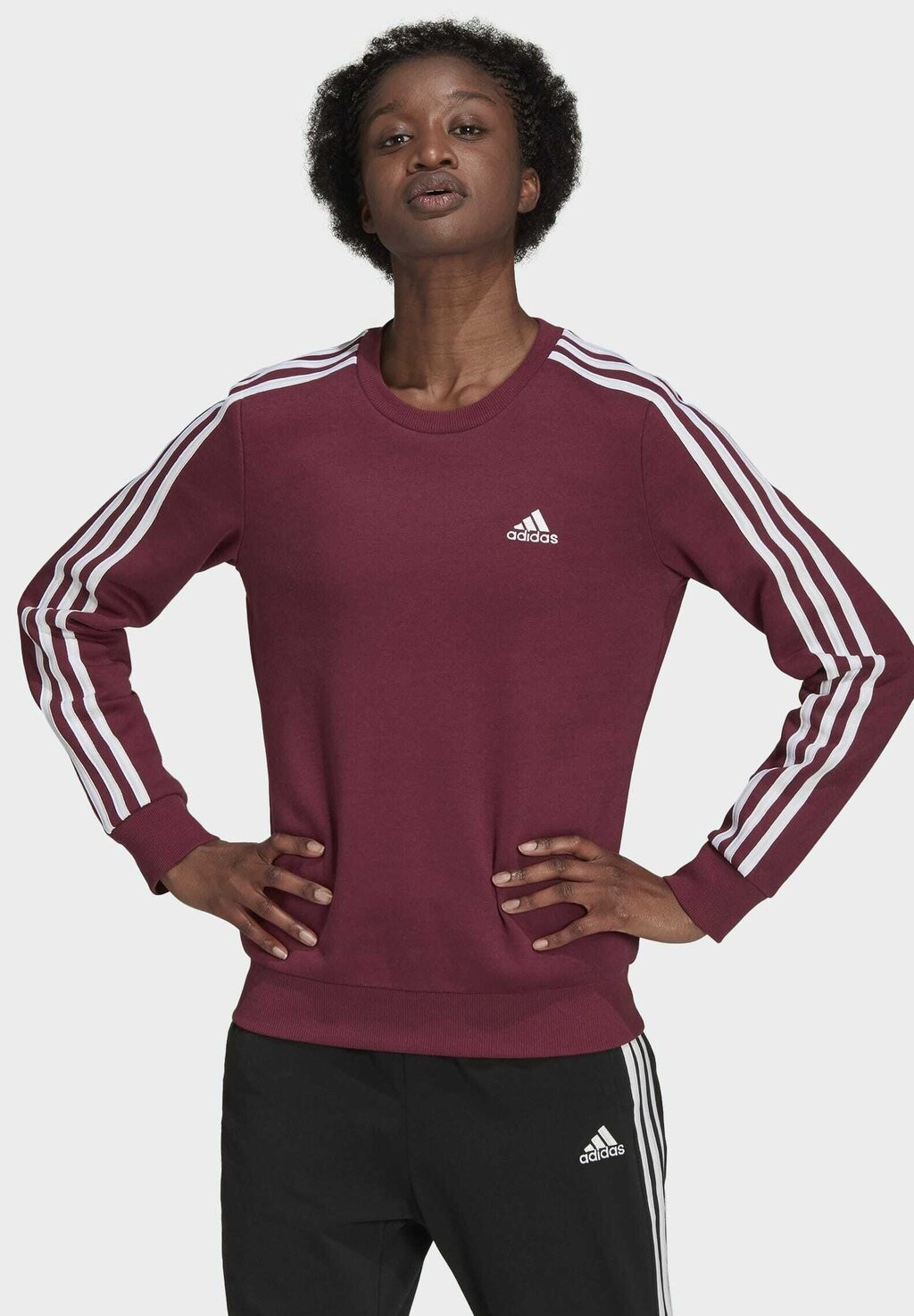 

Толстовка Adidas, красный