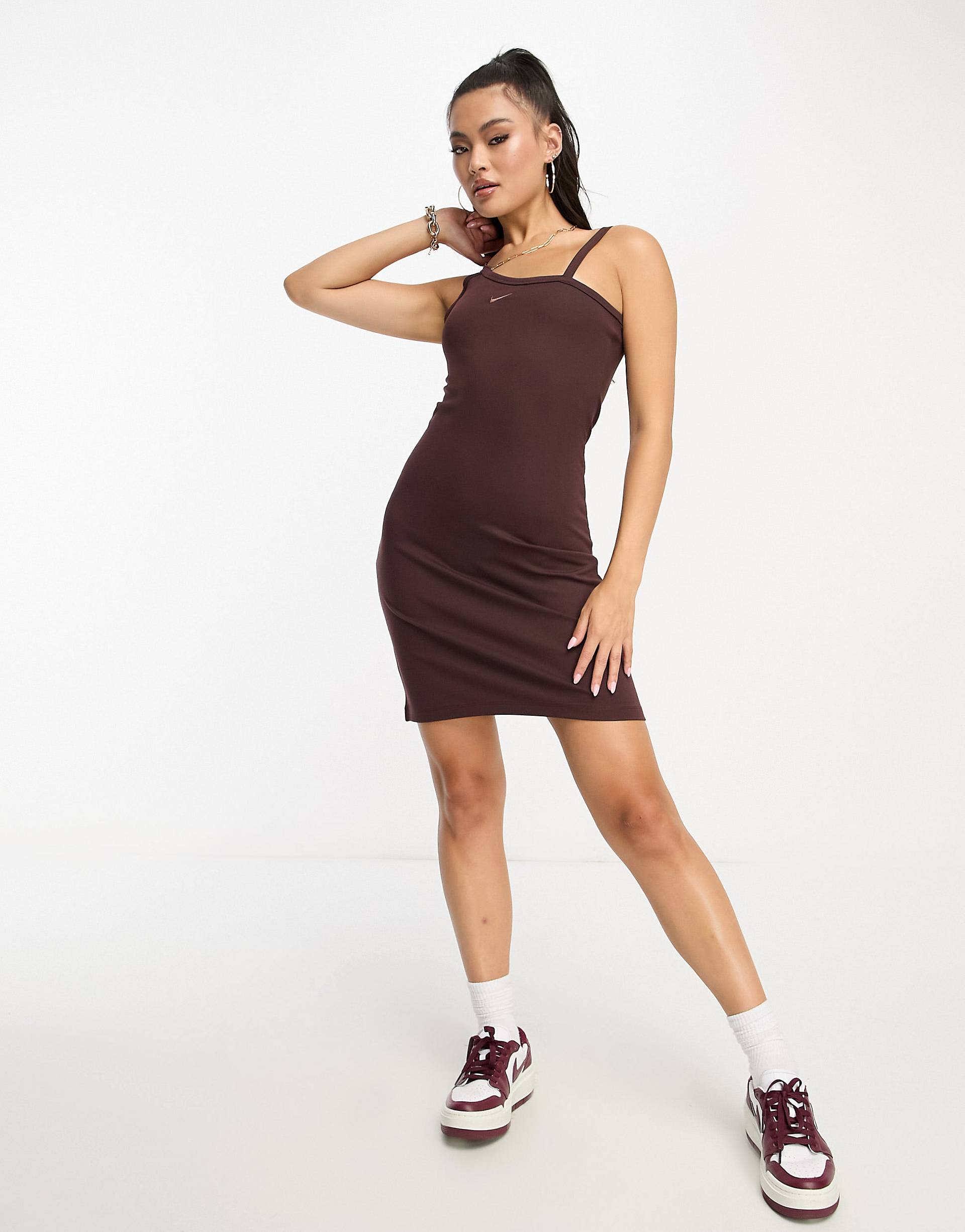 Женское платье Nike Sportswear DNA Dress