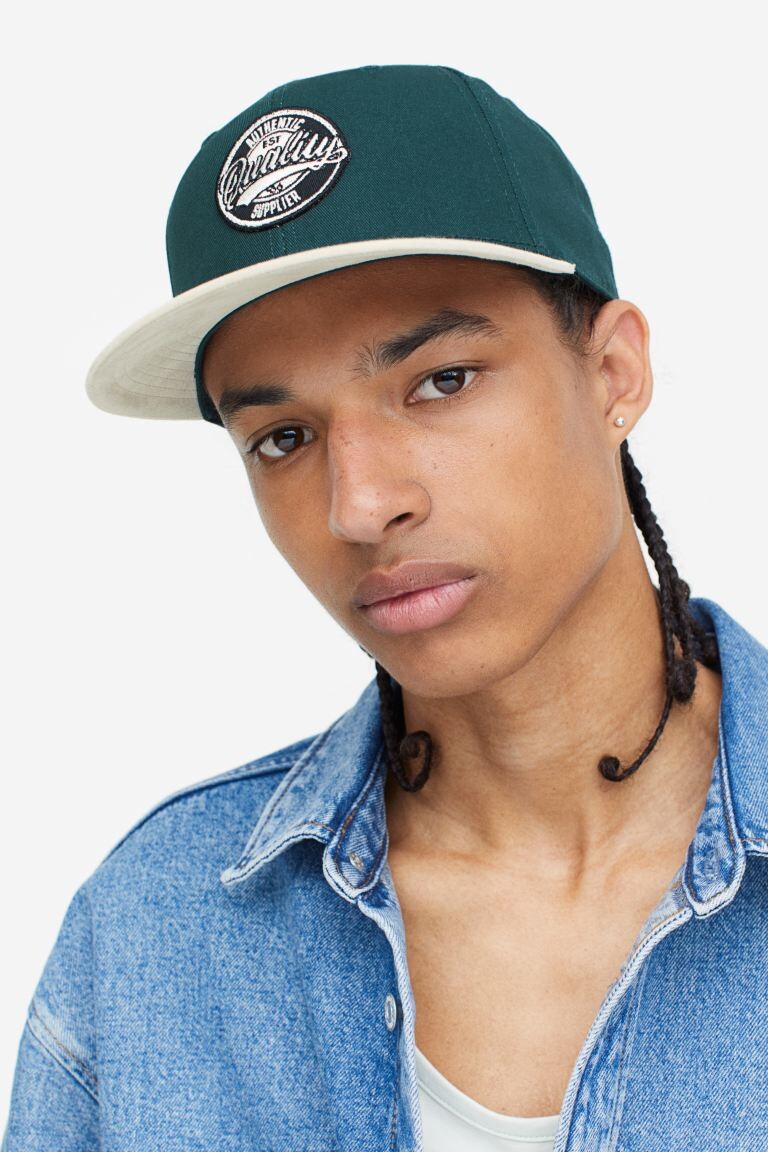 

Кепка с аппликацией H&M