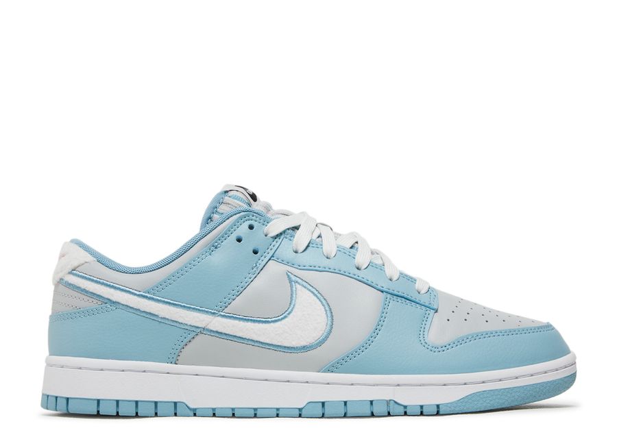 

Кроссовки Nike Dunk Low, цвет Fleece Swoosh Light Blue