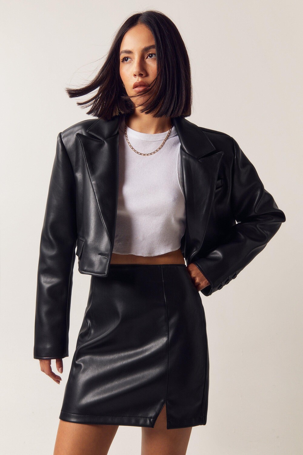 

Укороченная куртка из искусственной кожи Nasty Gal, черный