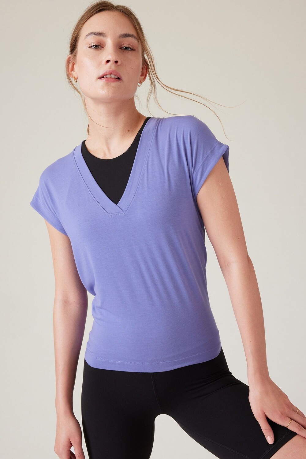 

Изучить футболку Athleta, синий