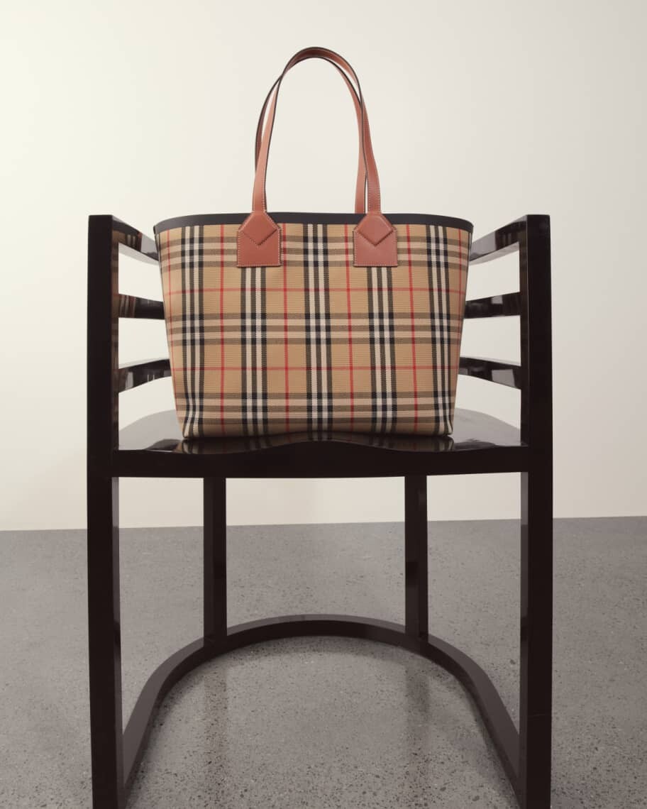 

Сумка-тоут в клетку Heritage среднего размера Burberry