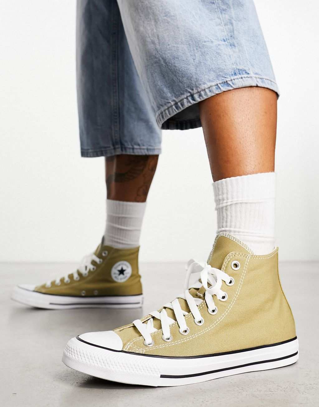 

Светло-хаки кроссовки Converse Chuck Taylor All Star Hi