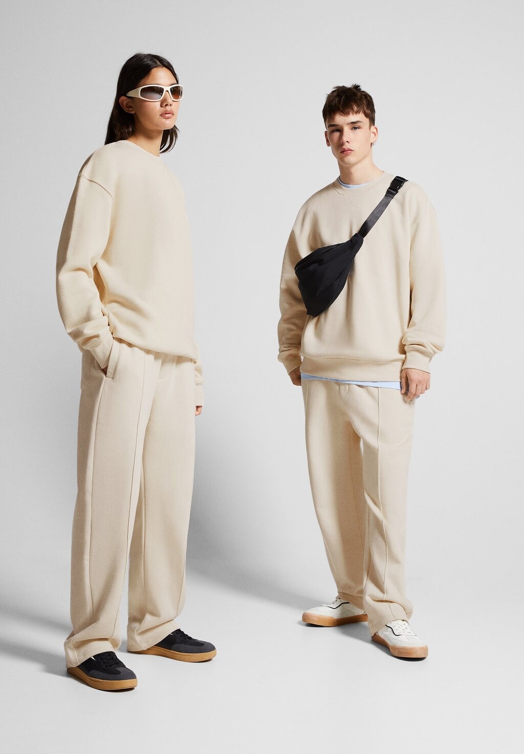 

Толстовка Bershka