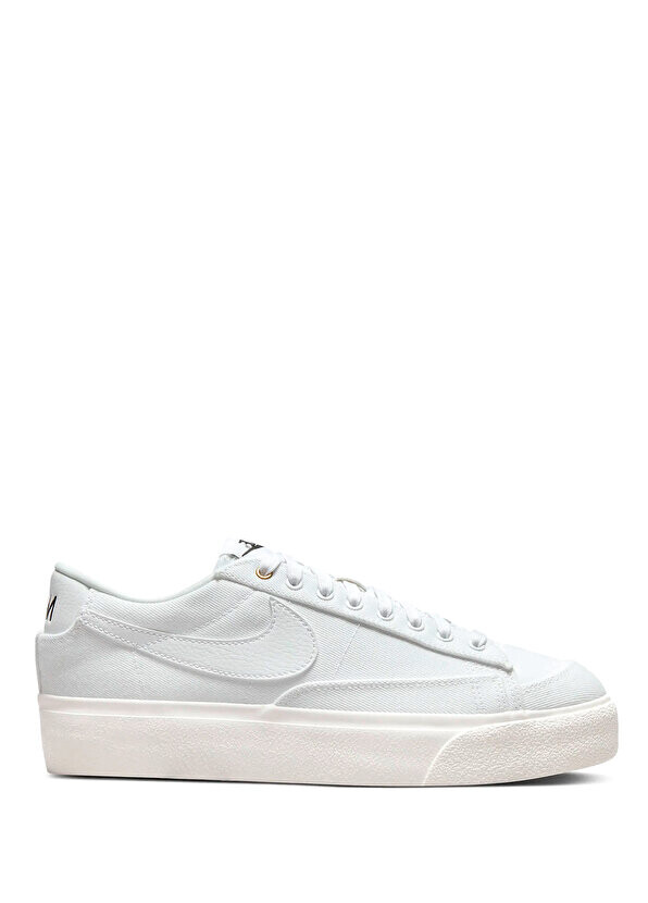 

Белые женские кроссовки на низкой платформе blazer Nike