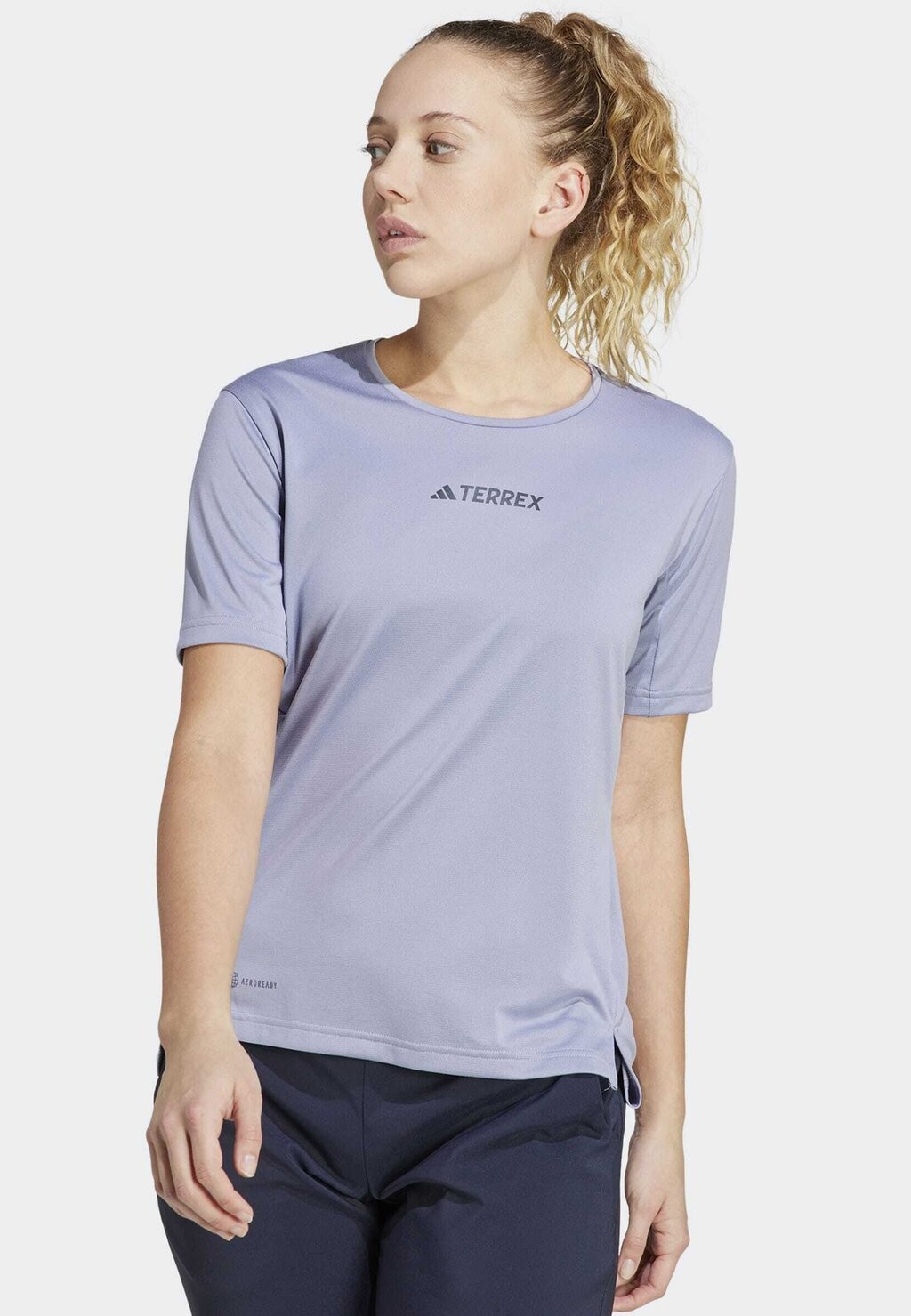 

Спортивная футболка Adidas