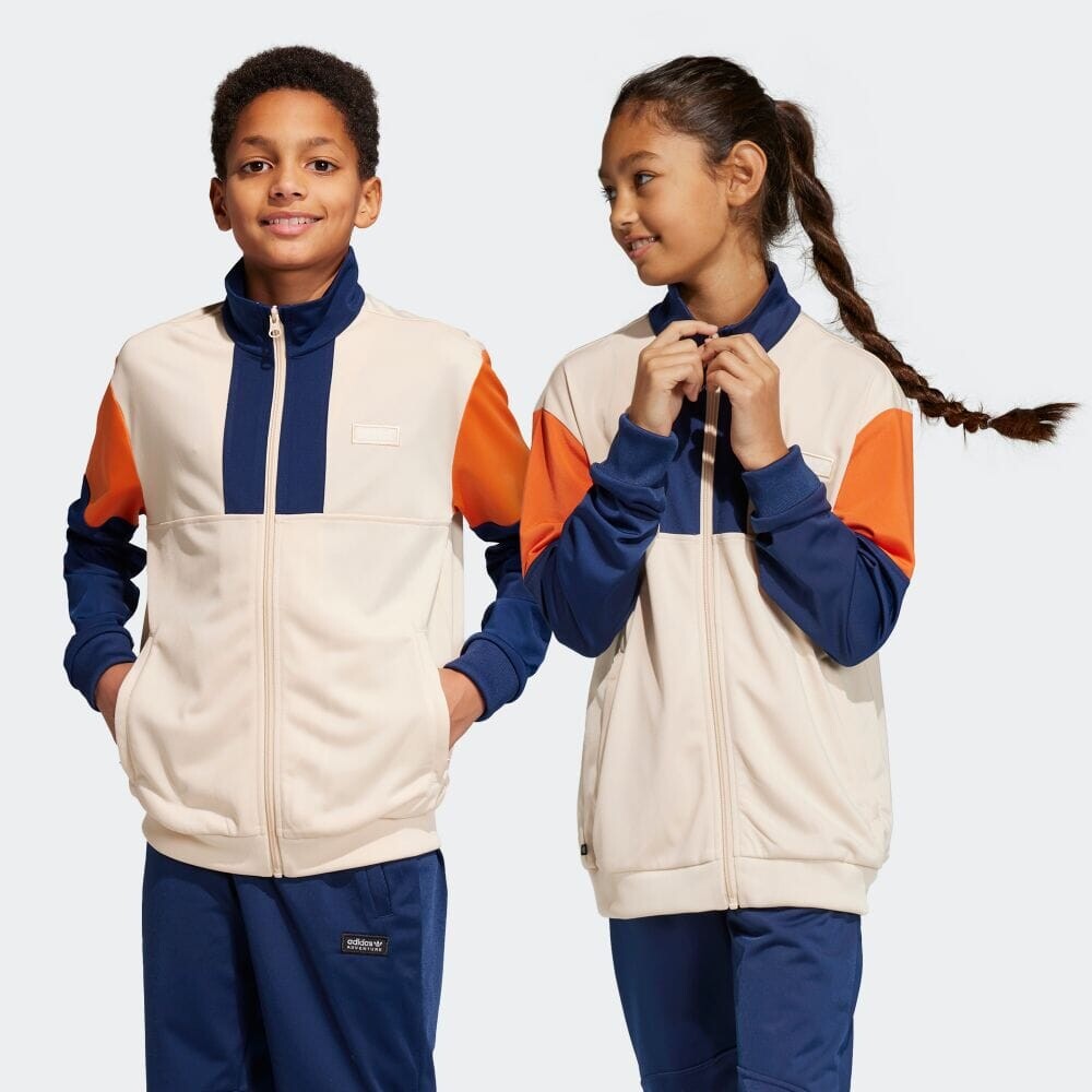 

Куртка Adidas IC5432