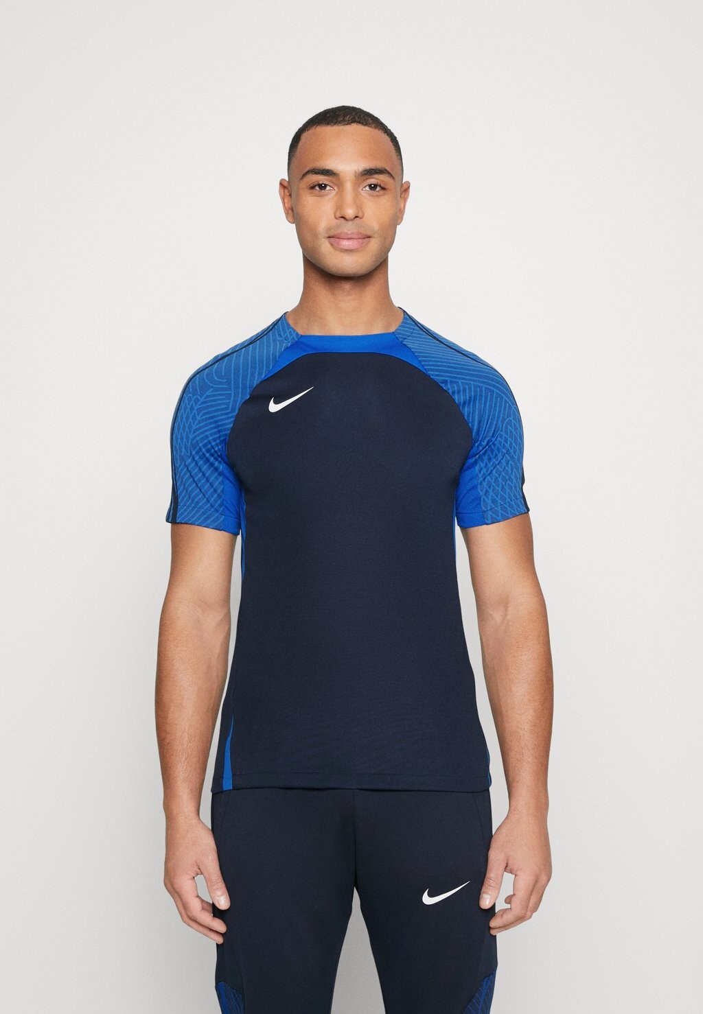 

Футболка Nike