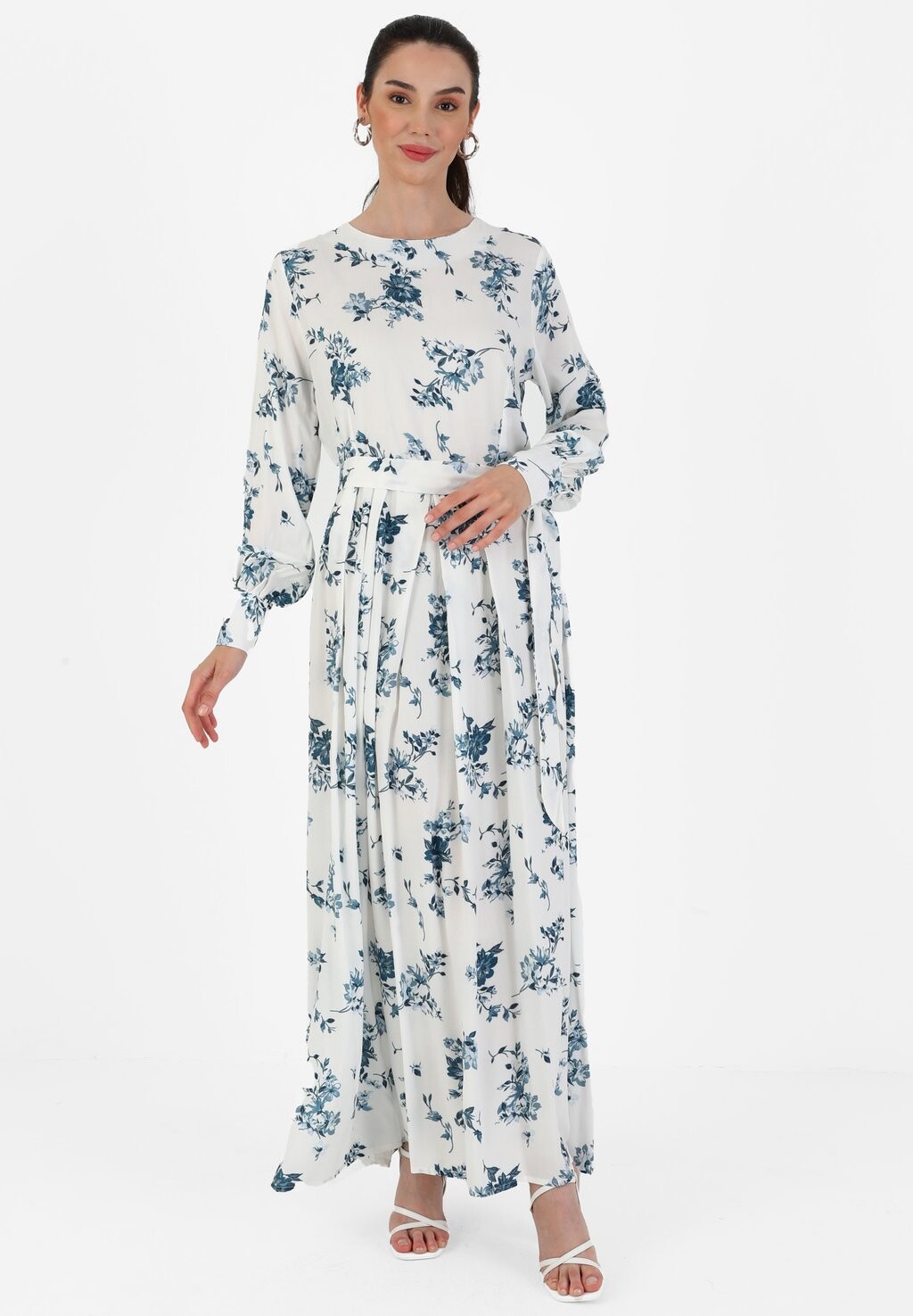 

Платье макси TAVIN Modanisa, цвет white - blue
