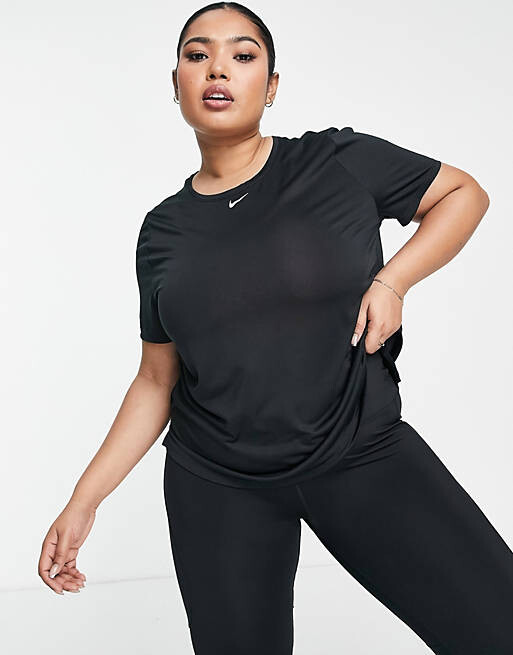 

Черная футболка Nike One Training Plus DRI-FIT