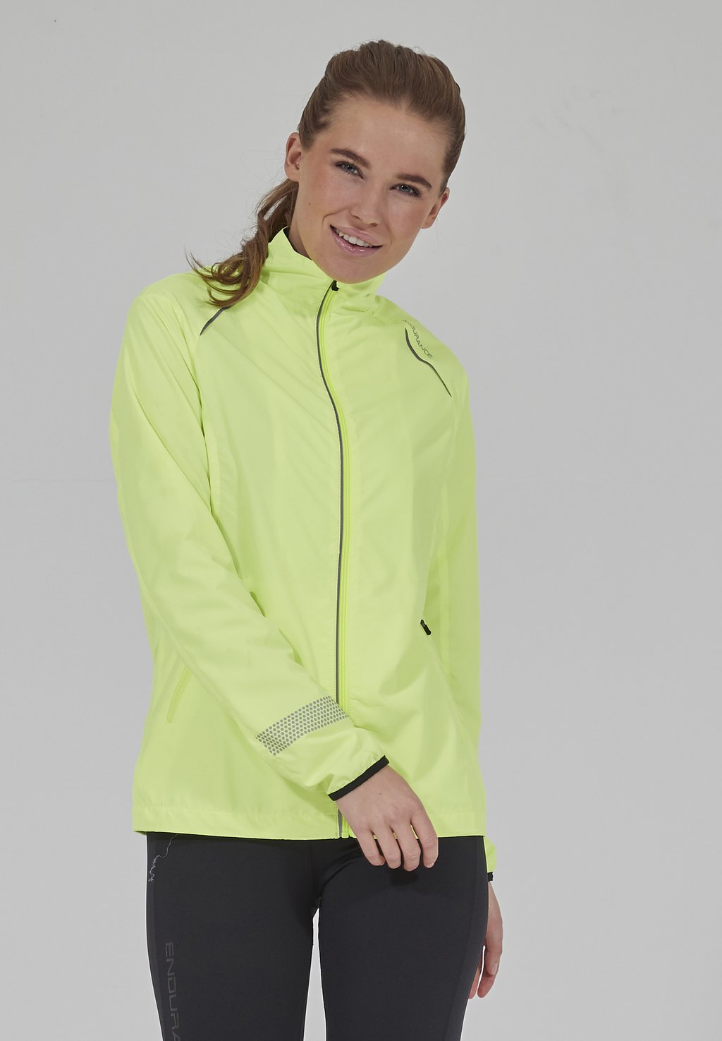 Куртка для бега CULLY W JACKET Endurance, цвет 5001 safety yellow цена и фото