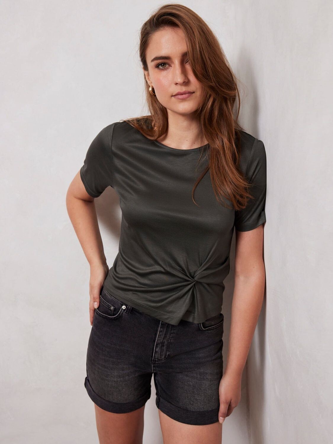 

Укороченная футболка Mint Velvet, хаки