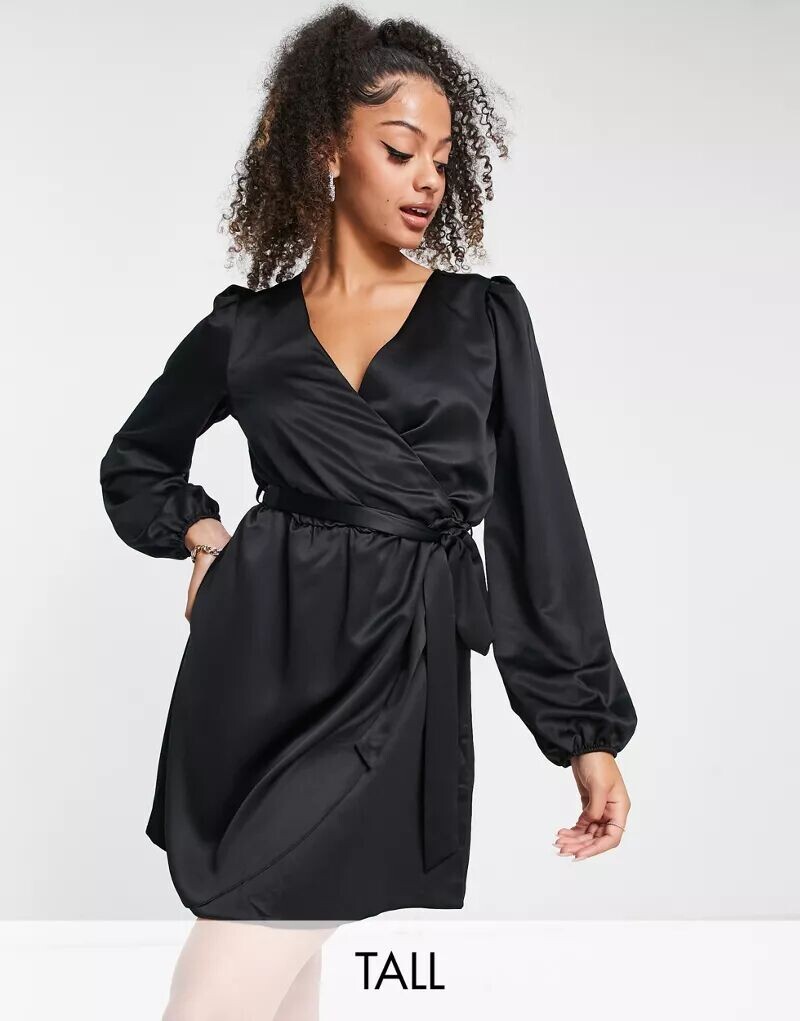 

Черное атласное платье мини с запахом River Island
