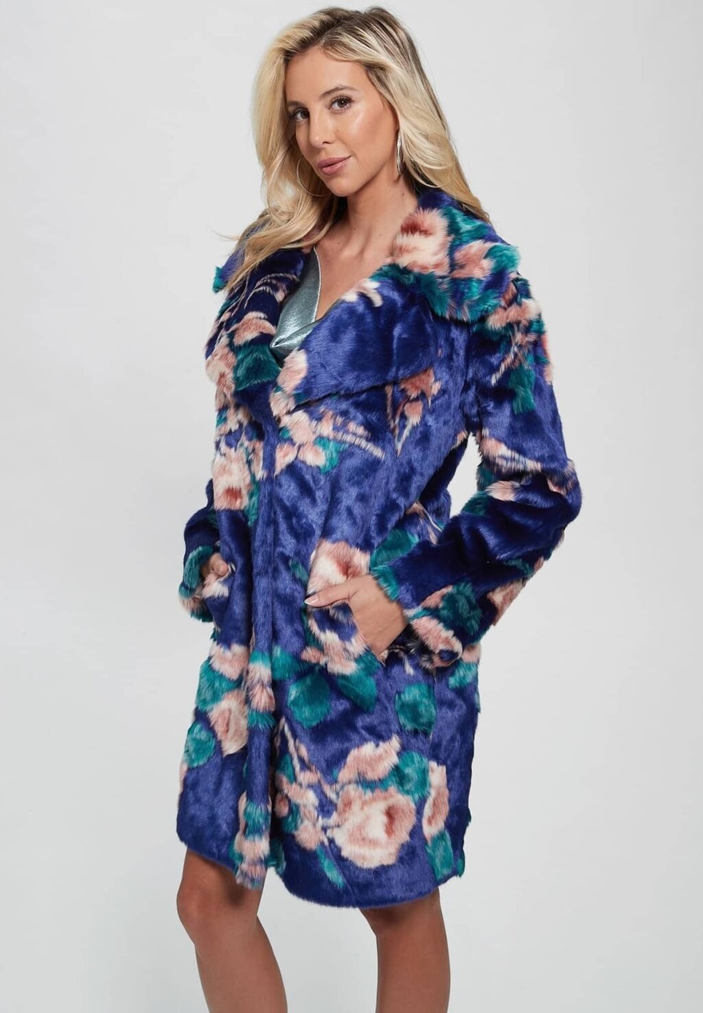 

Куртка зимняя Guess