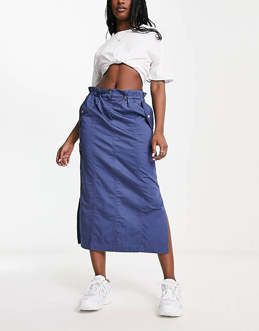 

Синяя юбка-карго миди со сборками на талии ASOS DESIGN