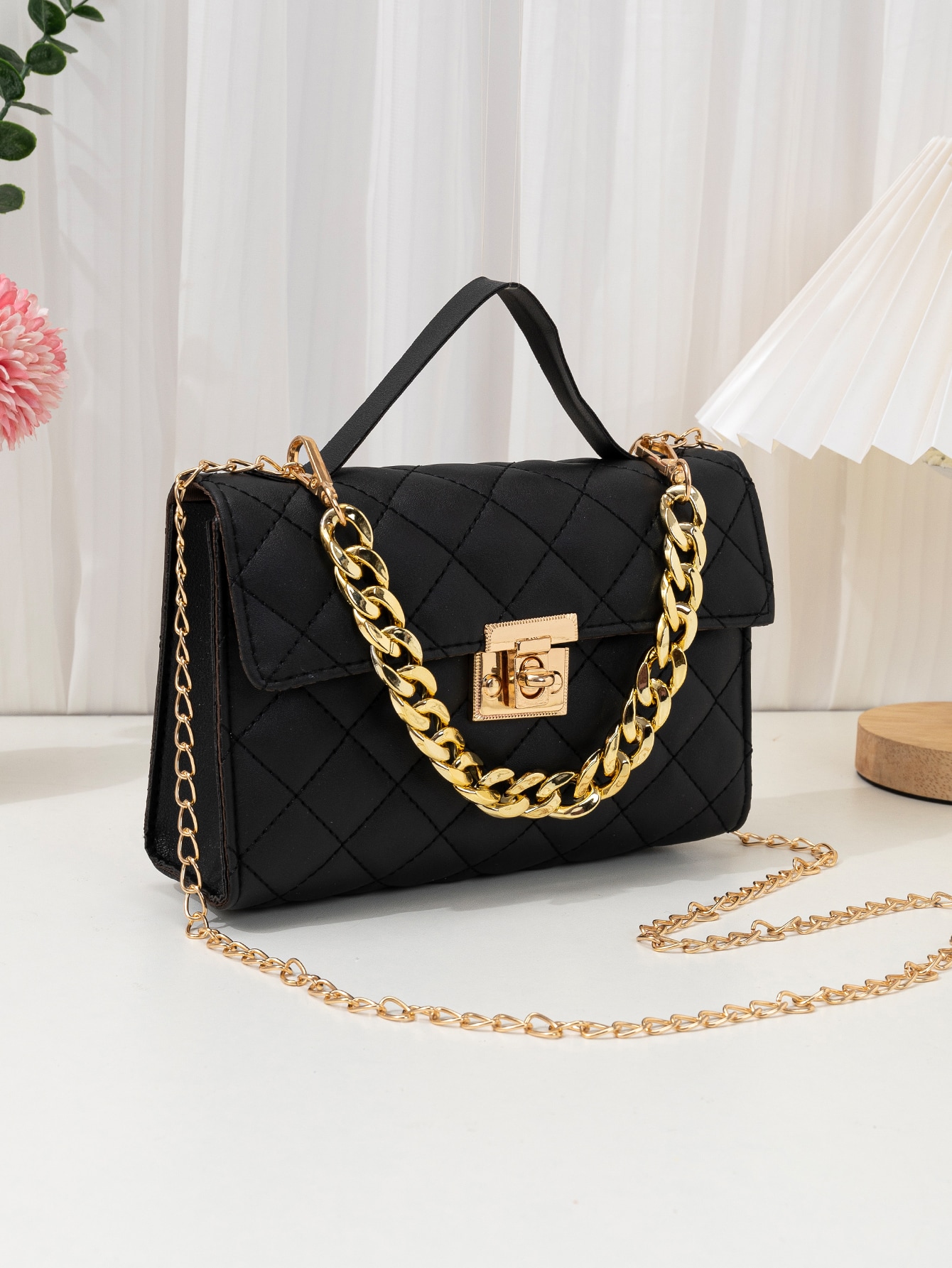 Стеганая квадратная сумка с декором на цепочке, сумка-саквояж для женщин, черный цена и фото