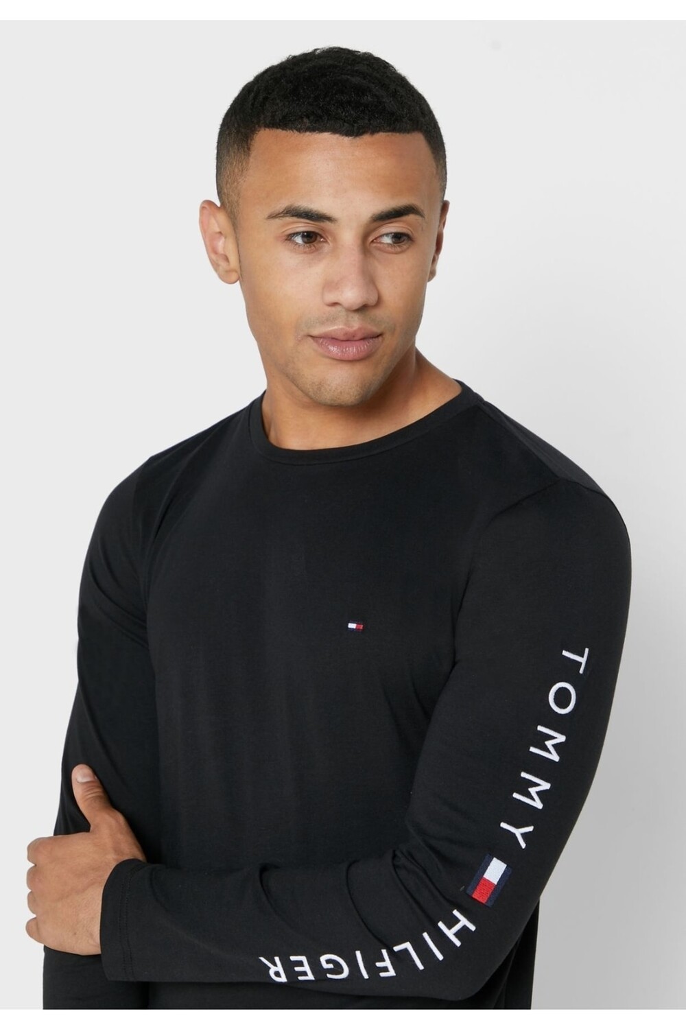 

Футболка Tommy Hilfiger, черный
