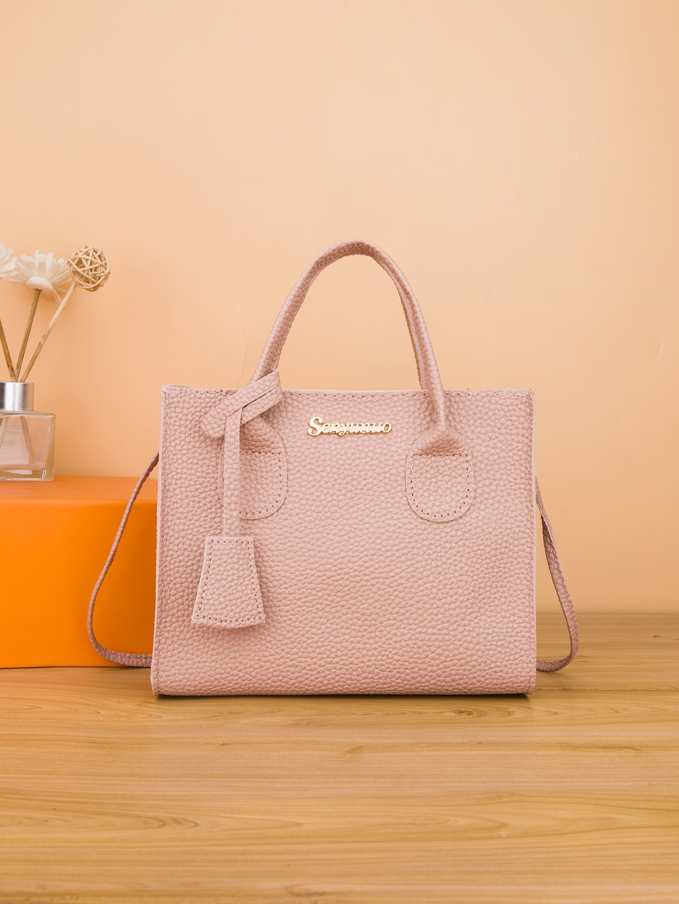 Классическая однотонная квадратная сумка через плечо, розовый маленькая женская сумка через плечо новинка 2022 модная простая сумка мессенджер через плечо сетчатая красная портативная маленькая сумка