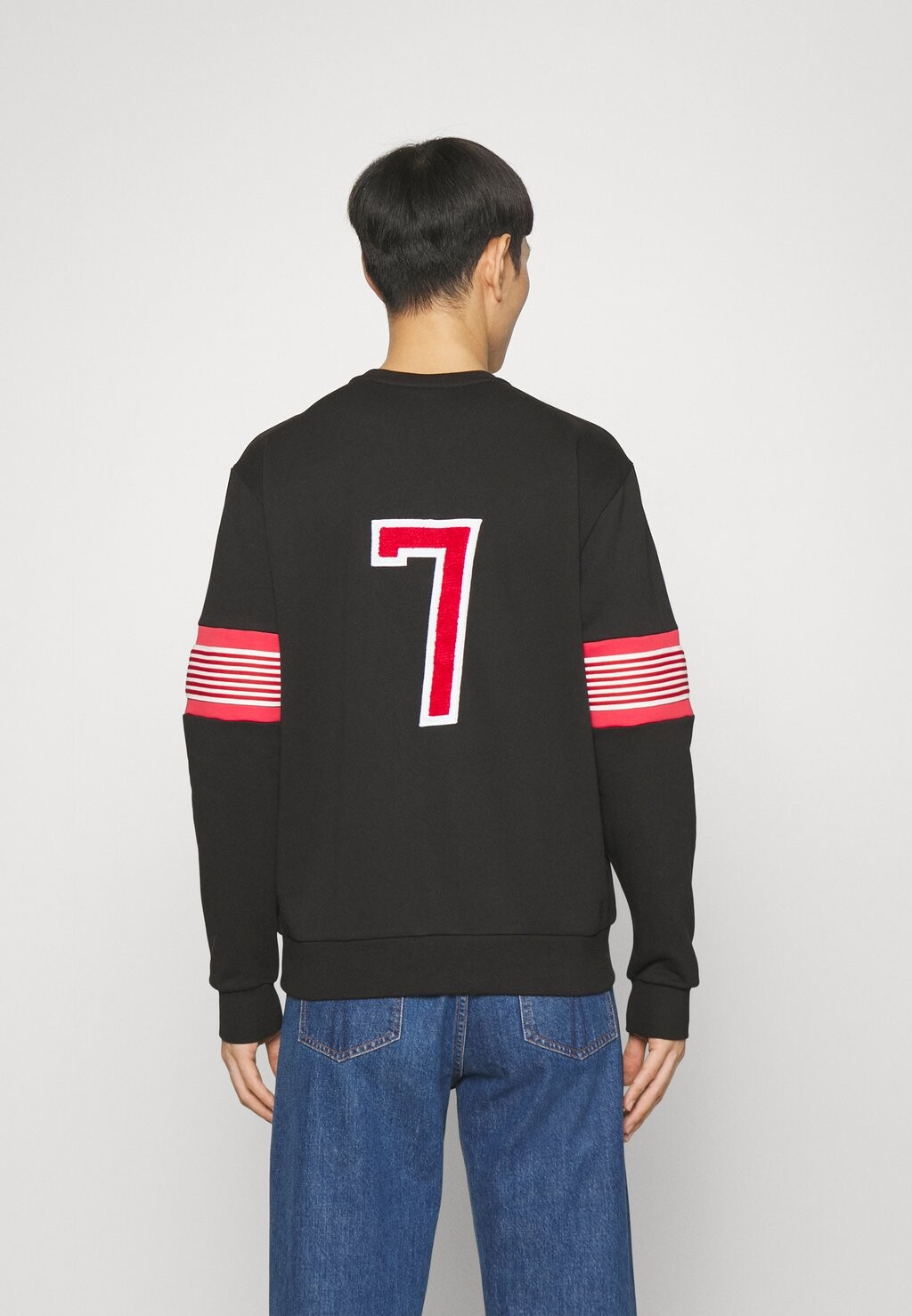 

Толстовка EA7 Emporio Armani, черный