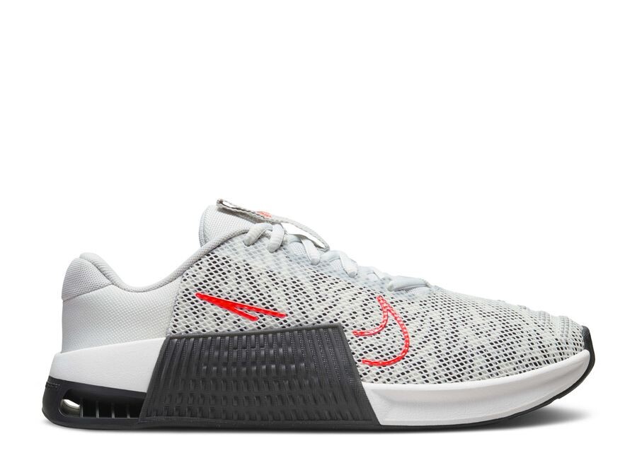 

Кроссовки Nike Wmns Metcon 9 Premium, цвет White Smoke Grey Mango