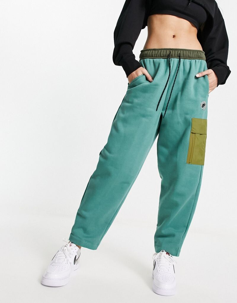 

Тканые брюки-карго цвета хаки Nike Sports Utility