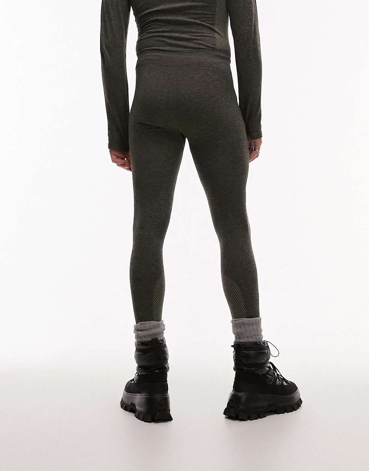 

Мягкие длинные леггинсы цвета хаки с бесшовным базовым слоем Topman Snoski