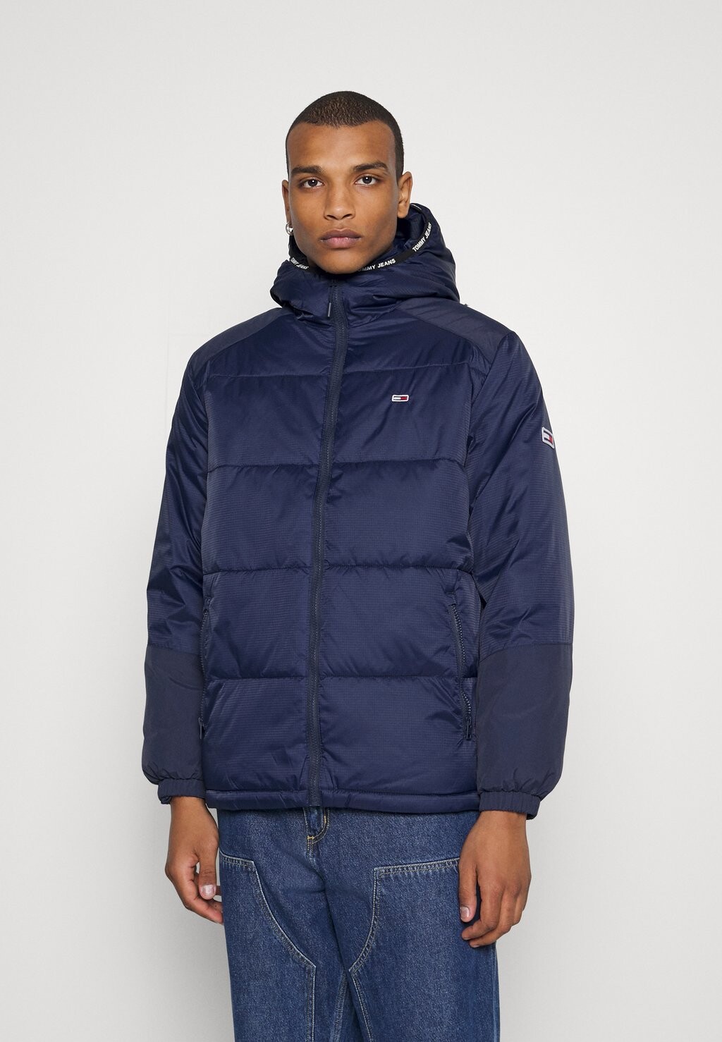 

Зимняя куртка Tommy Jeans