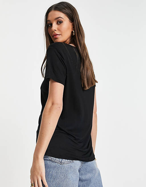 

Черная свободная футболка с v-образным вырезом ASOS DESIGN Tall, Черный