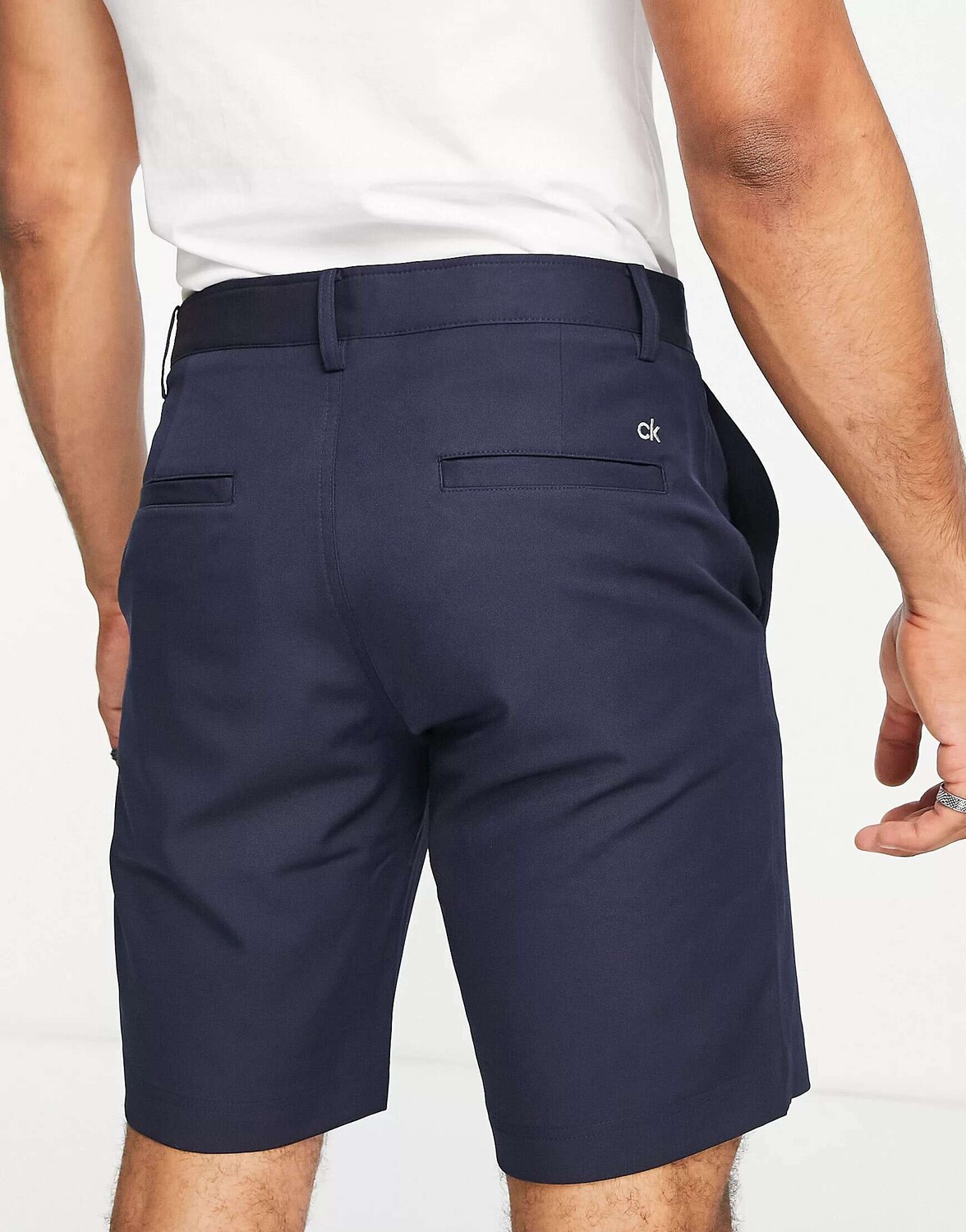 

Темно-синие эластичные шорты стандартного кроя Calvin Klein Golf Bullet