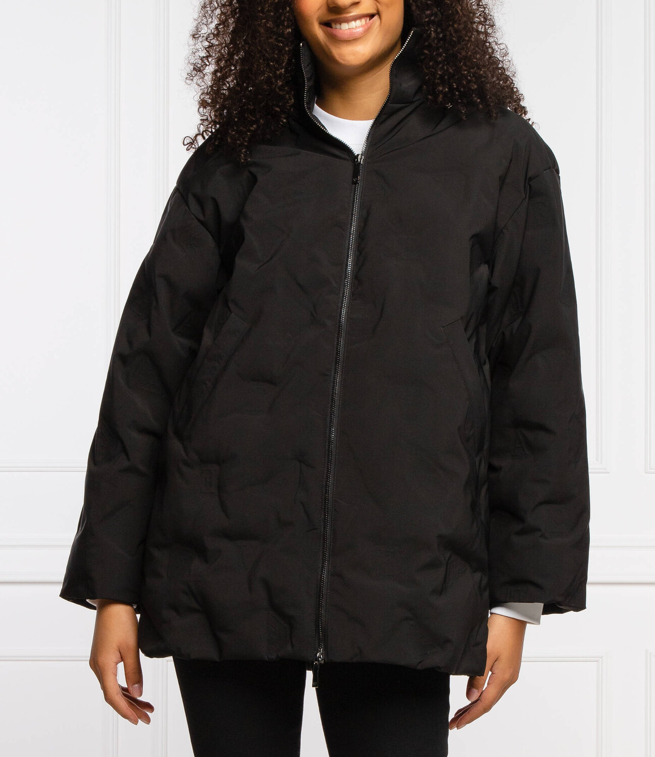 

Куртка Emporio Armani regular fit, черный
