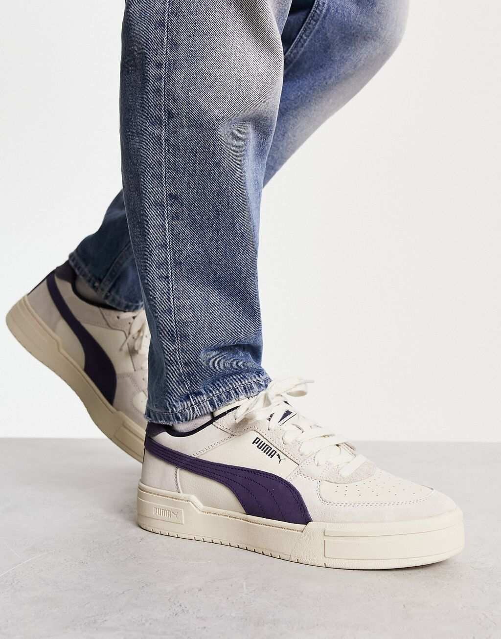 

Бело-темно-синие кроссовки в стиле пэчворк Puma Ca Pro — эксклюзивно для ASOS