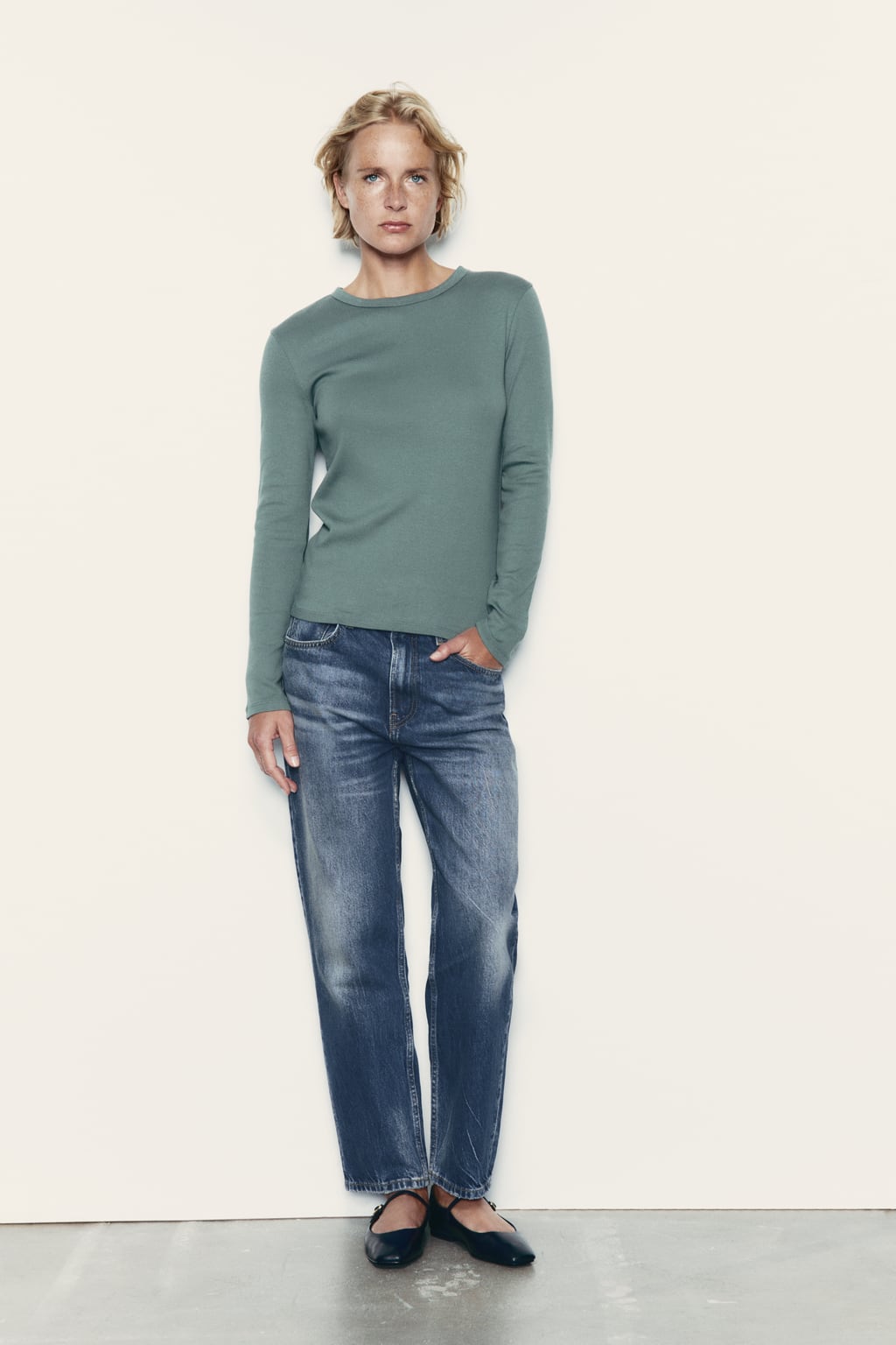 

Легкая футболка в рубчик ZARA, зеленый