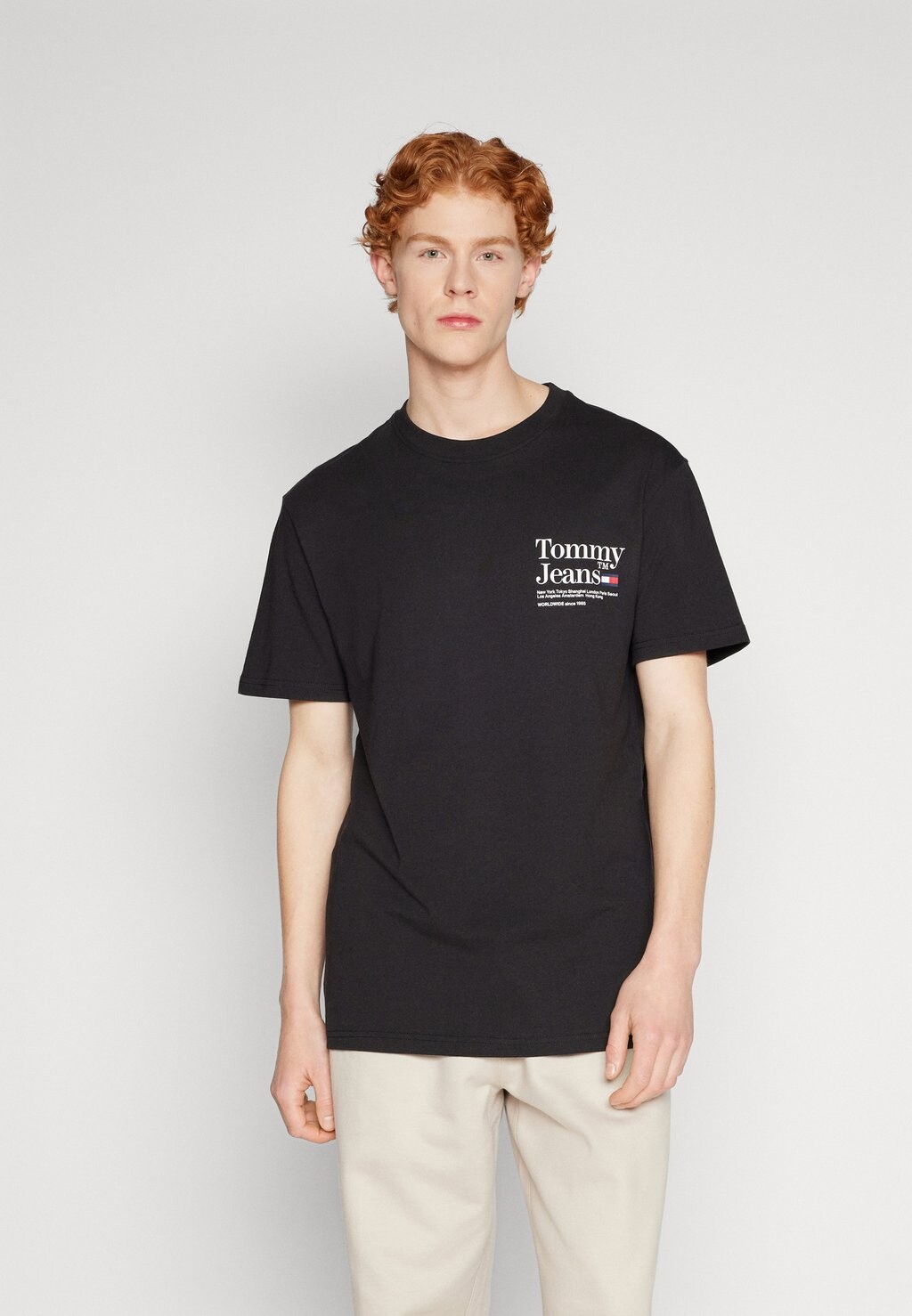 

Футболка с принтом MODERN TEE Tommy Jeans, черный