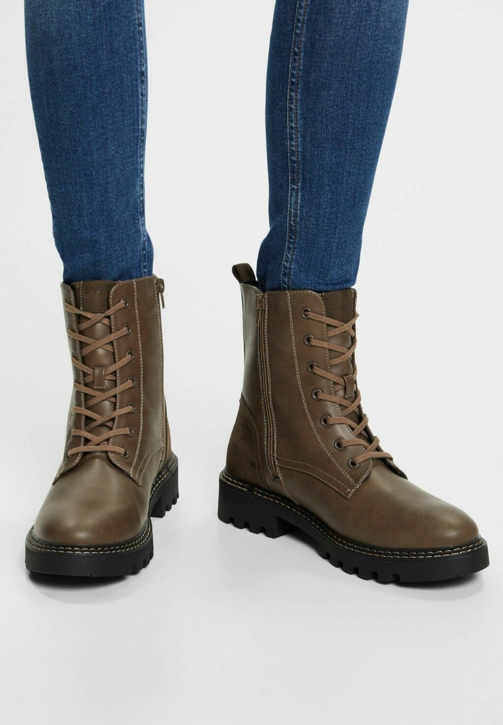 

Ботинки со шнурками Esprit, цвет taupe