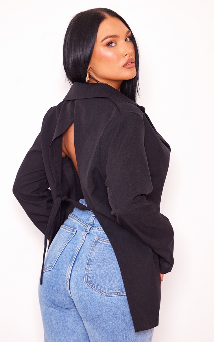 

PrettyLittleThing Черный базовый пиджак с разрезом на спине