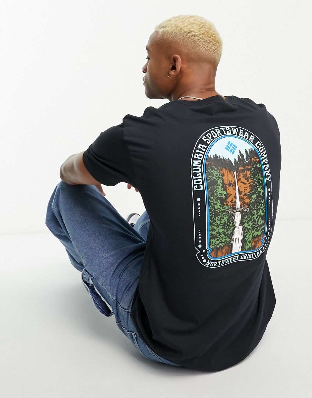 

Черная футболка с принтом на спине Columbia Cavalry Trail эксклюзивно на ASOS
