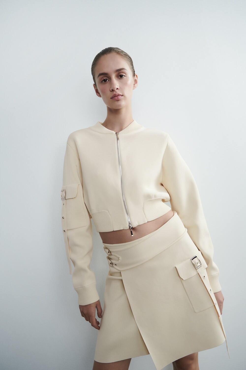 

Трикотажная юбка с пряжками Zara, экрю