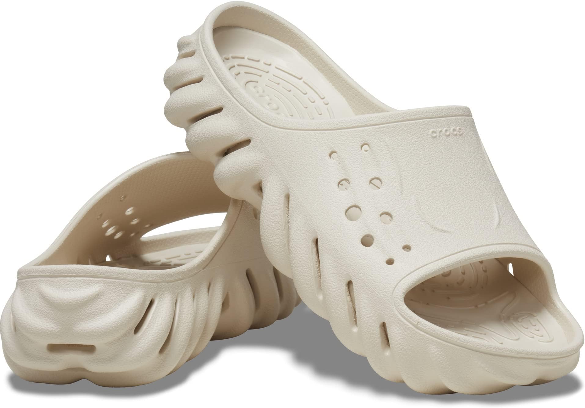Сандалии на плоской подошве Echo Slide Crocs, цвет Stucco фото
