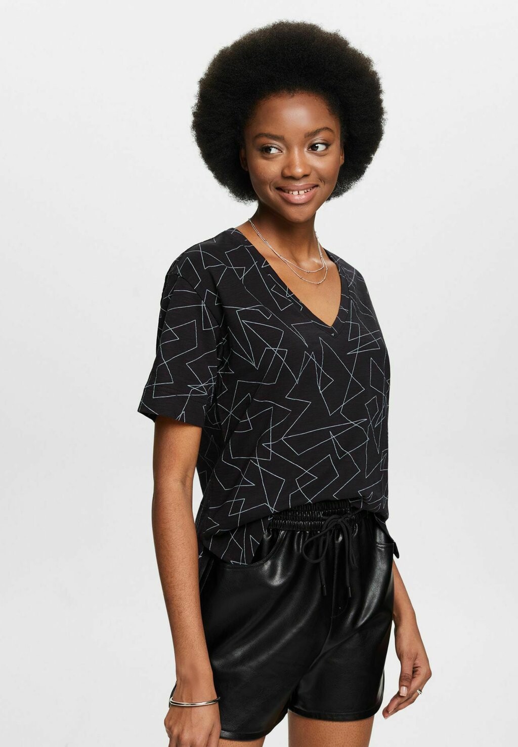 

Футболка с принтом MIT V-AUSSCHNITT Esprit, цвет black