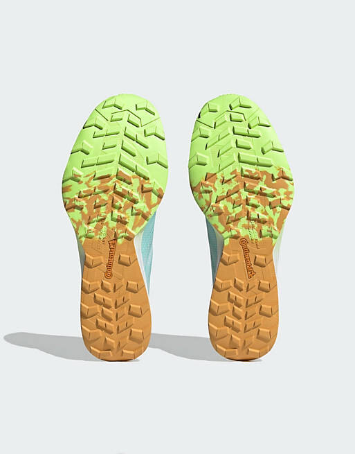 

Голубые кроссовки adidas Terex для улицы