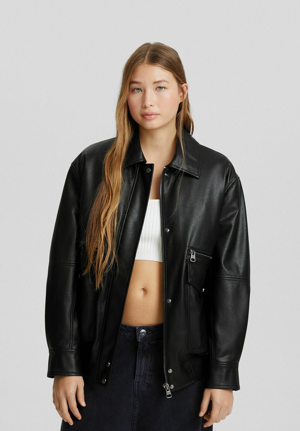

Куртка из эко-кожи DAD FIT Bershka, черный