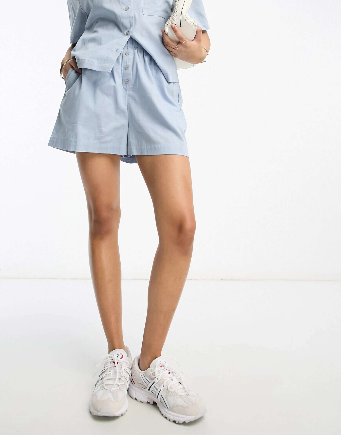 

Синие льняные шорты-боксеры ASOS