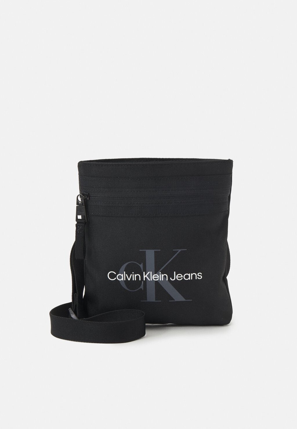 

Сумка через плечо Calvin Klein Jeans Sport Essentials Flatpack Unisex, черный