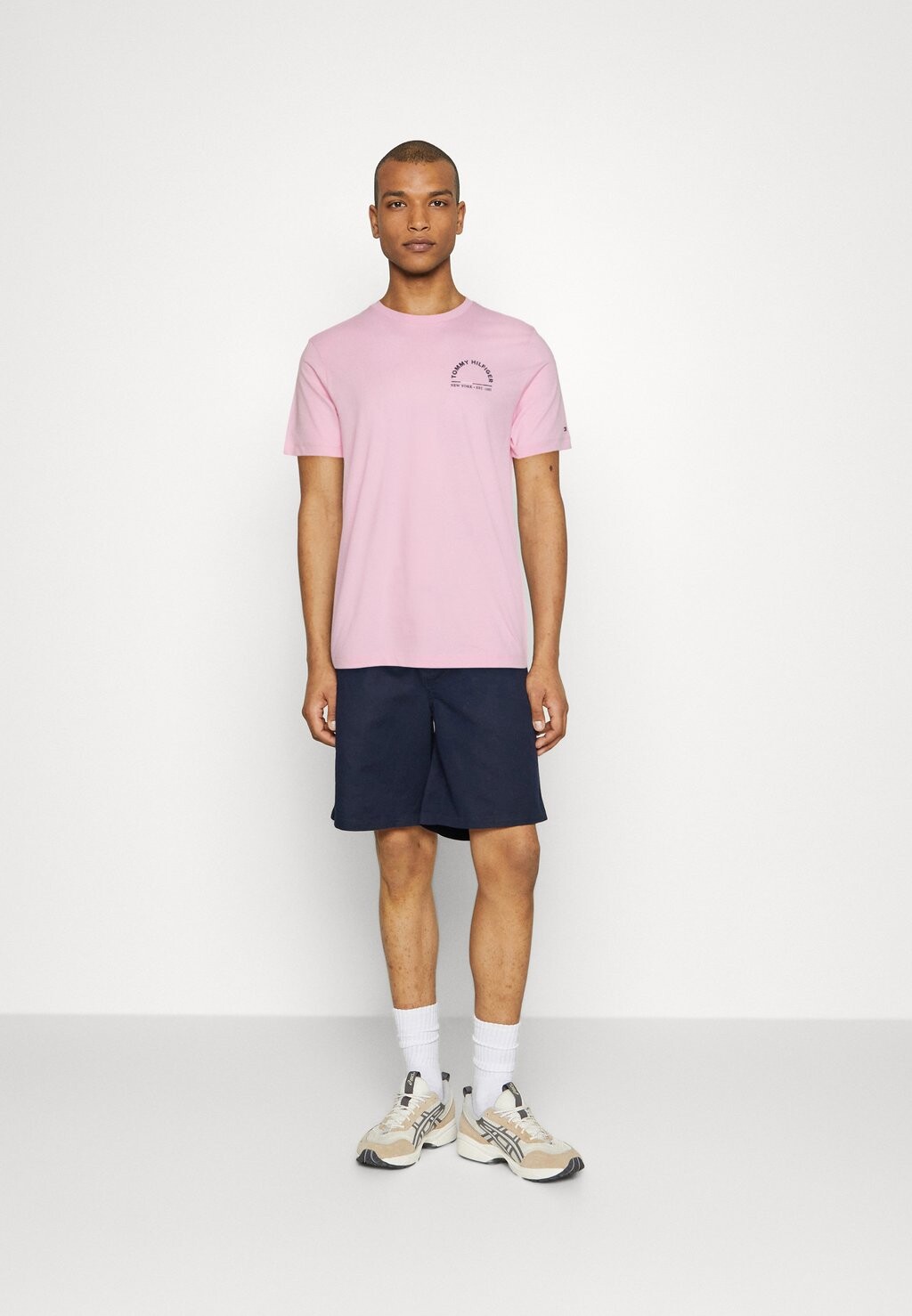 

футболка с принтом SHADOW TEE UNISEX Tommy Hilfiger, культовый розовый